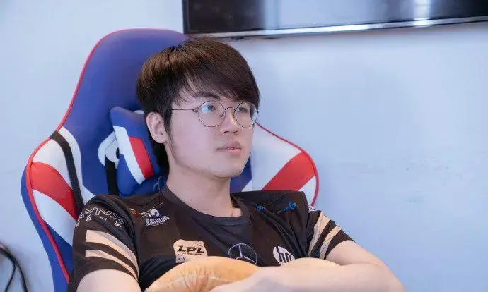 随机Karsa巅峰对决，Scout与80激战FPX分钟，高光表现胜负难料！